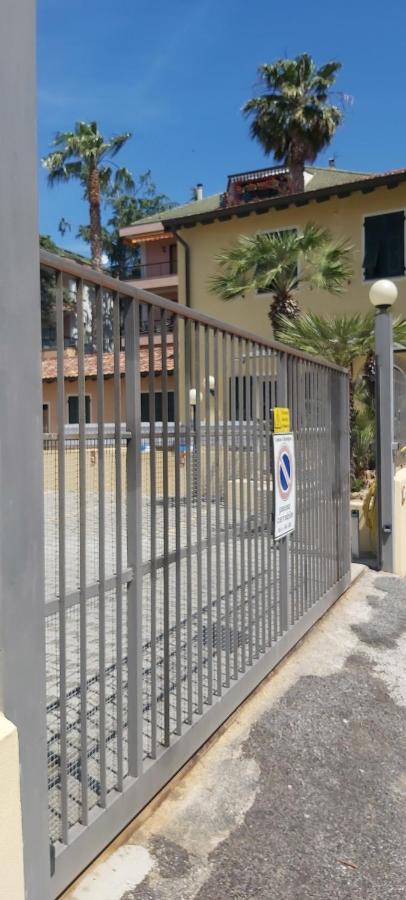 Appartamento La Spiaggia Bordighera Buitenkant foto
